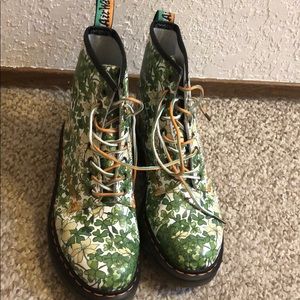 Lucky 🍀 doc Martin boots